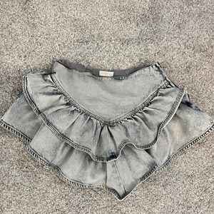 Vici ruffle hem denim skort acid wash